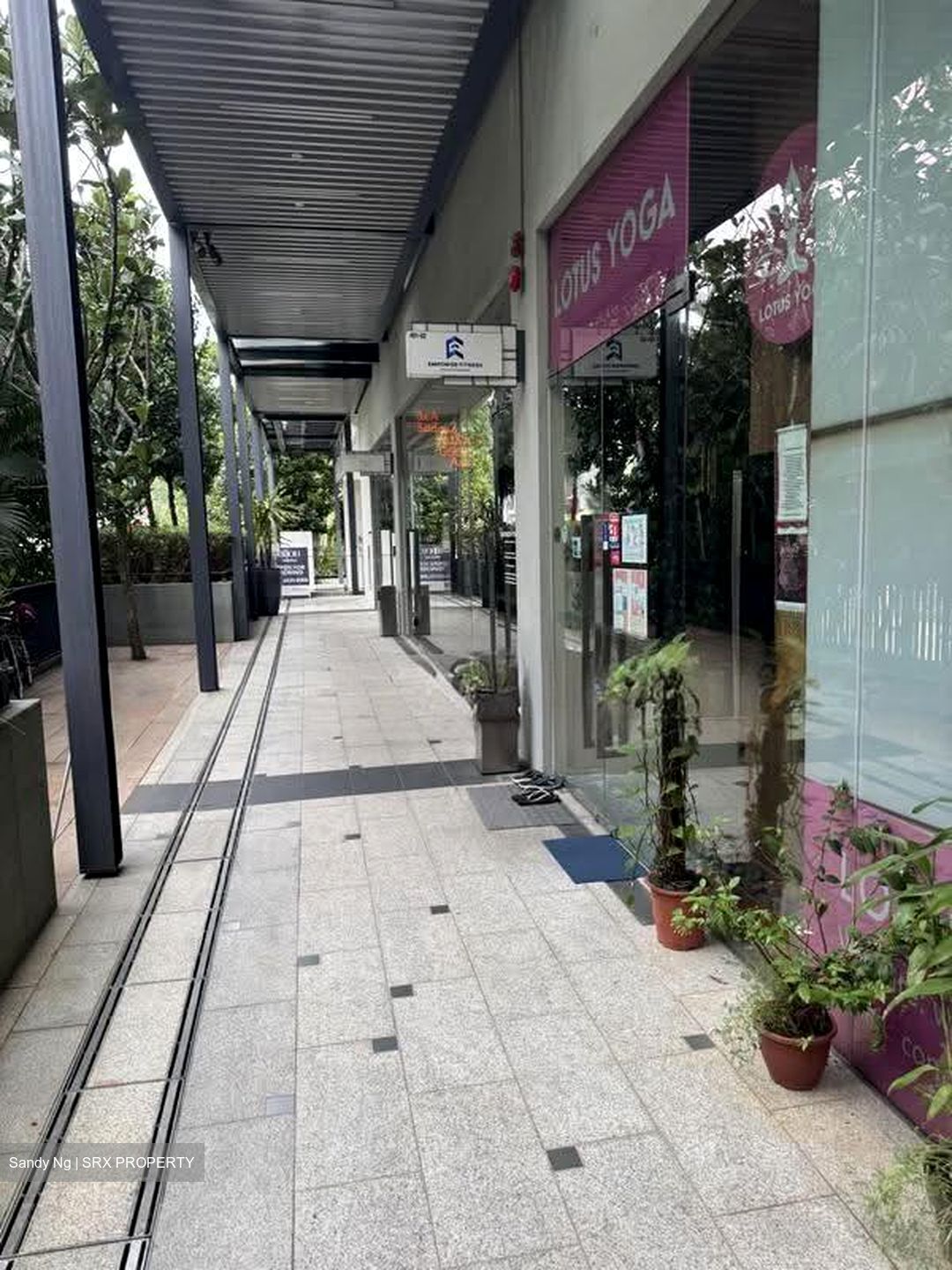 Springdew Terrace (D5), Retail #639024451